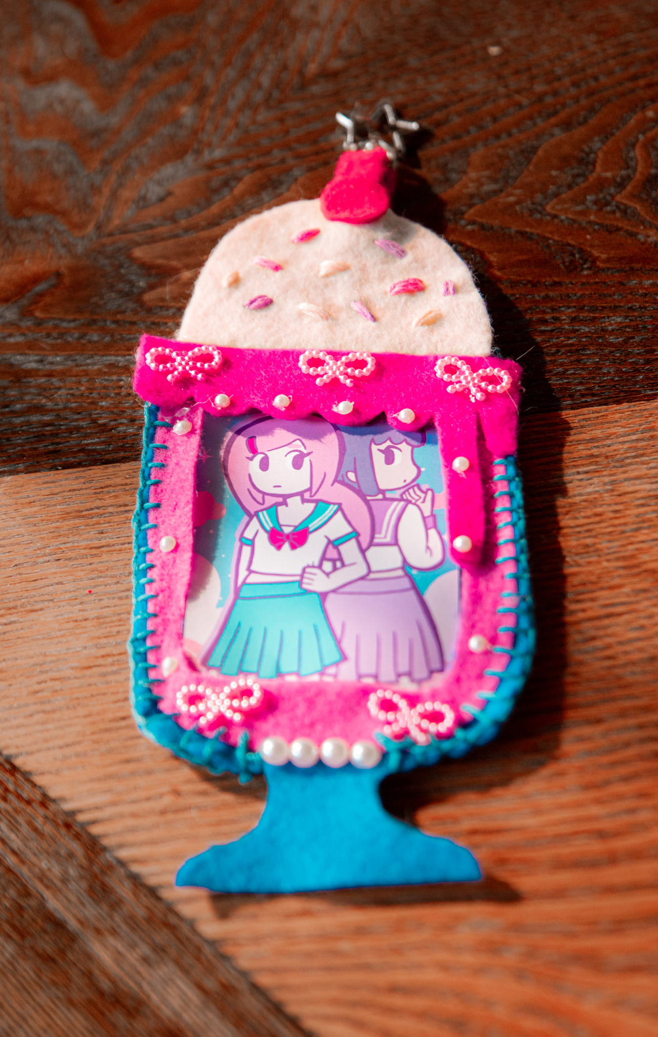 COLOSSAL CLASS // Craft a Felt Photocard Holder